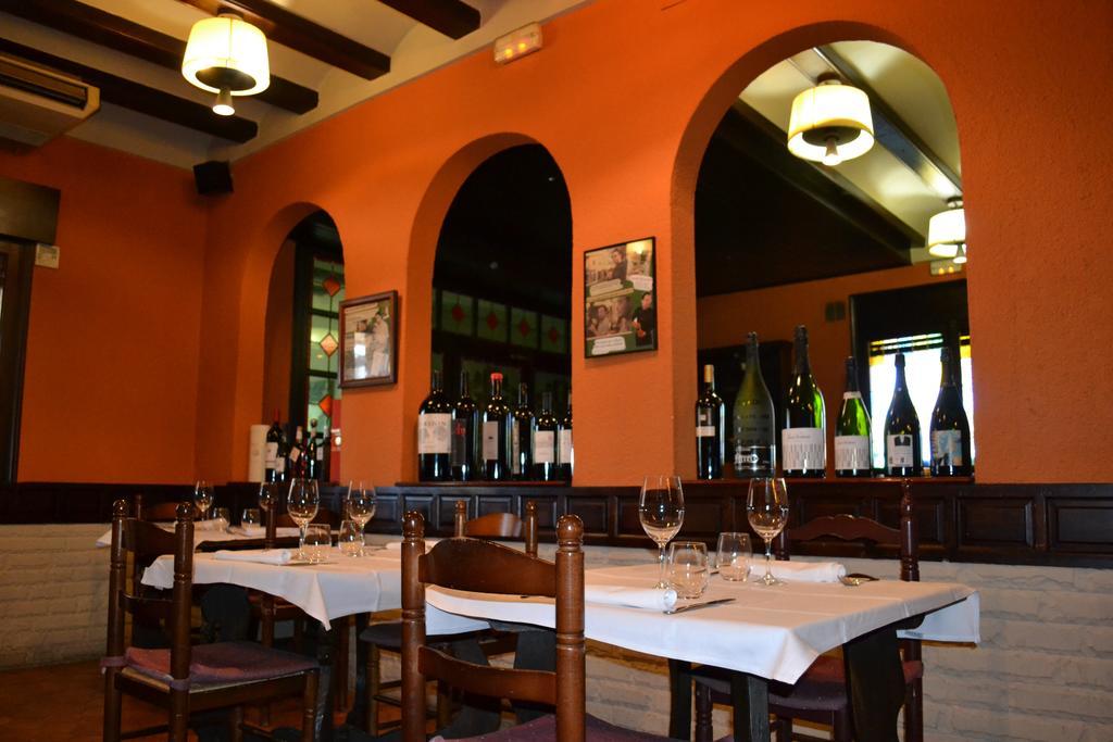 Hotel Restaurant El Bosc Banyeres del Penedes Szoba fotó