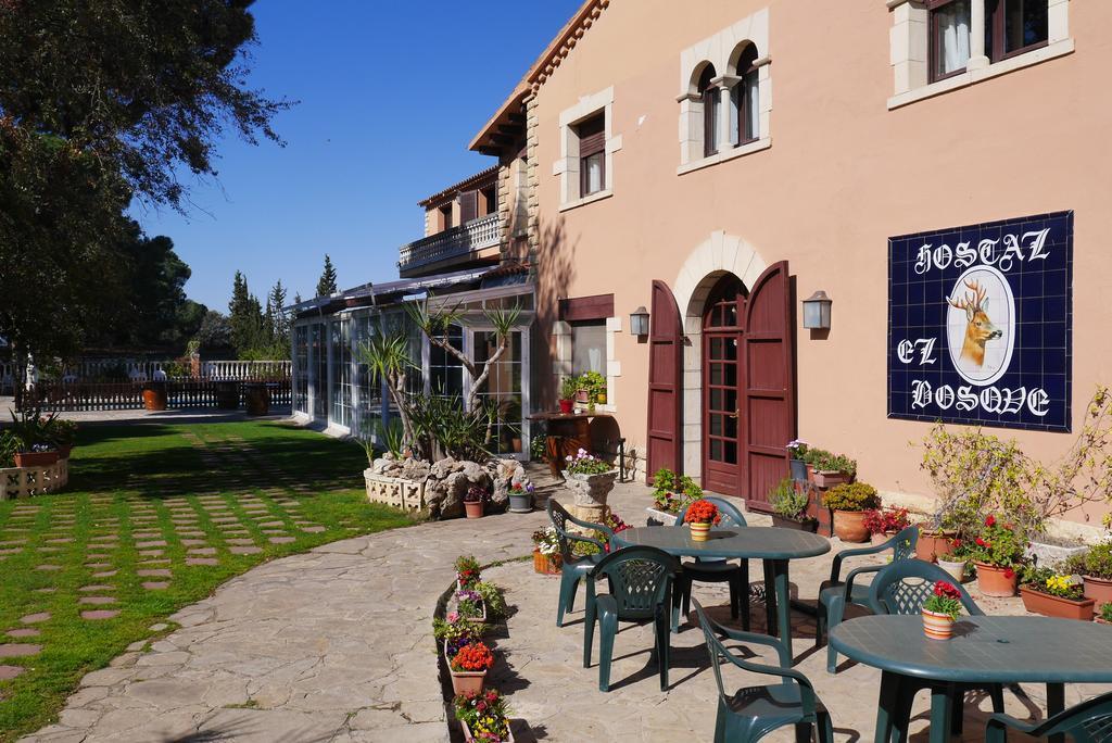 Hotel Restaurant El Bosc Banyeres del Penedes Kültér fotó