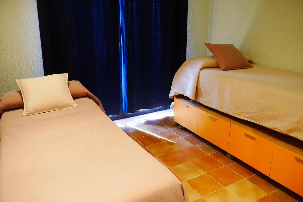 Hotel Restaurant El Bosc Banyeres del Penedes Kültér fotó