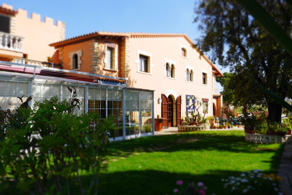 Hotel Restaurant El Bosc Banyeres del Penedes Kültér fotó